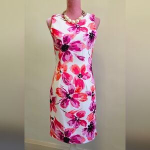 NWT Mario Serrani Italy bodycon style dress, size 6.